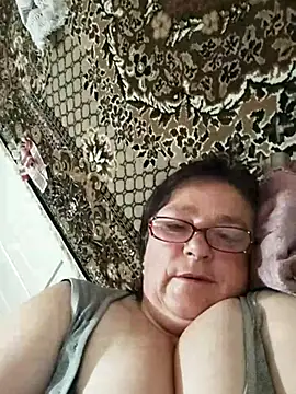 Snapshot of MilaCold5443 chatting on June 18, 4:13 am MilaCold5443 online show from June 18, 4:13 am