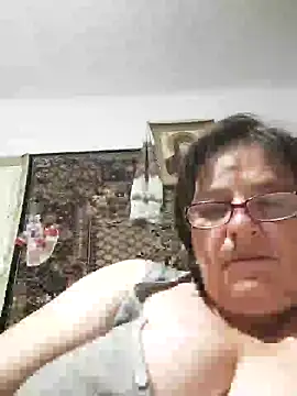 Snapshot of MilaCold5443 chatting on June 21, 9:28 pm MilaCold5443 online show from June 21, 9:28 pm
