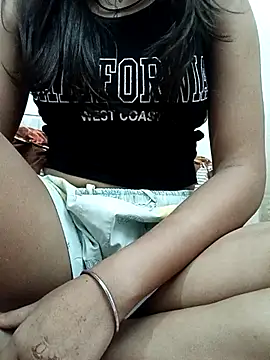 Snapshot of Sexy_Diyaa chatting on October 8, 8:12 am Sexy Diyaa online show from October 8, 8:12 am
