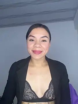 Snapshot of Crystal_555 chatting on October 10, 6:23 am Crystal 555 online show from October 10, 6:23 am