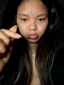 hello-cute online show from November 25, 6:08 pm