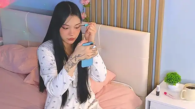 Snapshot of hellowianny chatting on October 8, 1:53 pm hellowianny online show from October 8, 1:53 pm