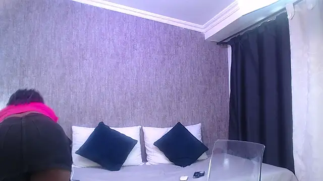 Snapshot of KarinaFlowers_ chatting on March 17, 6:33 pm KarinaFlowers online show from March 17, 6:33 pm