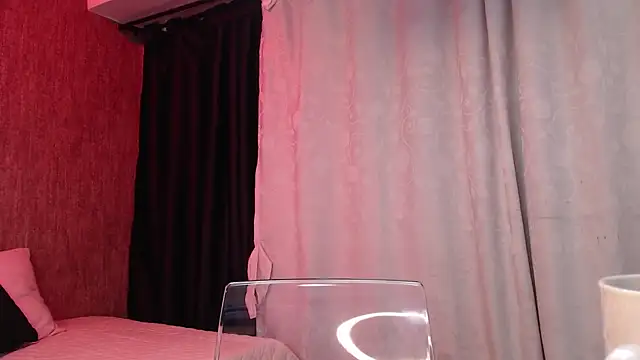 Snapshot of KarinaFlowers_ chatting on April 1, 10:05 am KarinaFlowers online show from April 1, 10:05 am