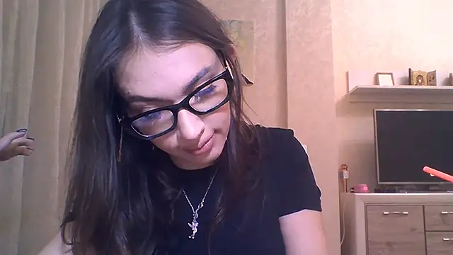 CeyaLier online show from November 4, 5:01 pm