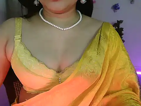 Snapshot of Royal_zara chatting on November 11, 5:02 pm Royal zara online show from November 11, 5:02 pm