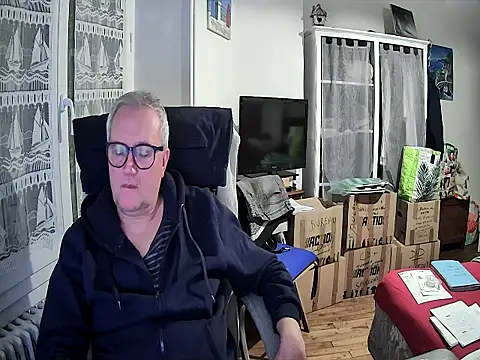 macdut67 online show from February 5, 1:43 am