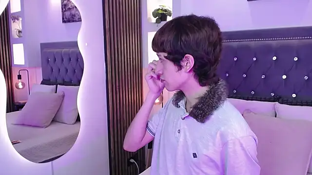 Emo Boy  online show from May 11, 8:39 pm