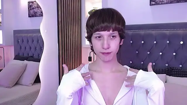Emo Boy  online show from May 16, 9:13 pm