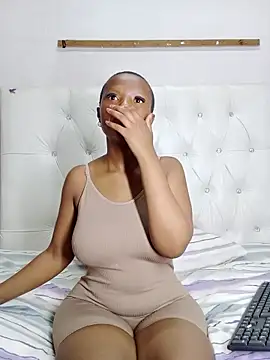 Snapshot of Pixelprincess28 chatting on October 28, 10:23 pm Pixelprincess28 online show from October 28, 10:23 pm