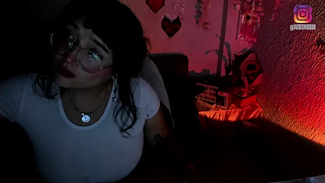 Emilycollei online show from March 27, 5:24 am