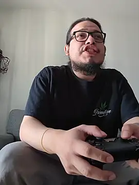 Snapshot of Lifewithcno chatting on April 3, 8:07 pm Lifewithcno online show from April 3, 8:07 pm