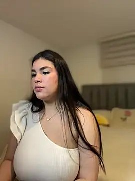 Isabella LaRue online show from February 16, 7:43 pm