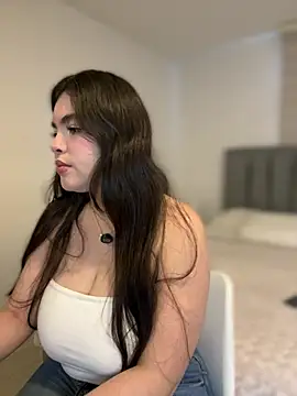 Isabella LaRue online show from March 20, 12:10 pm