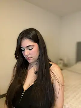 Isabella LaRue online show from March 24, 11:10 pm