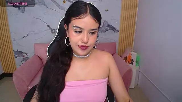 Snapshot of ailyn_ch1 chatting on October 20, 10:21 pm ailyn ch1 online show from October 20, 10:21 pm