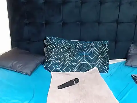 CaramelBootty online show from October 26, 4:07 am