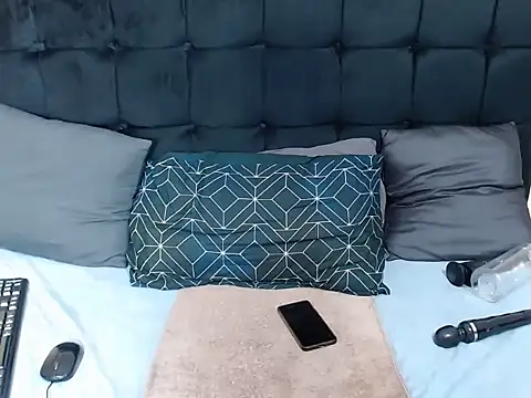 CaramelBootty online show from November 25, 3:45 pm