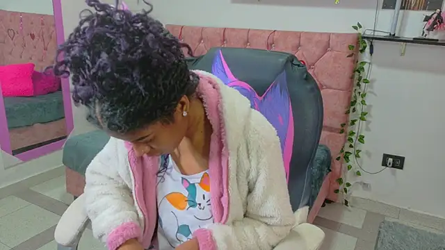 thianahorny online show from April 1, 1:41 pm