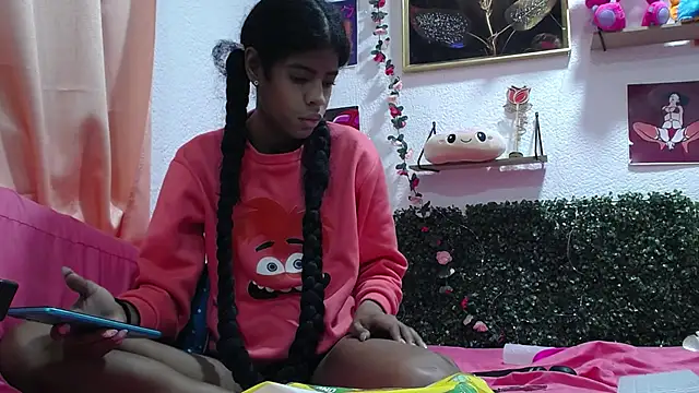 thianahorny online show from April 24, 1:24 pm
