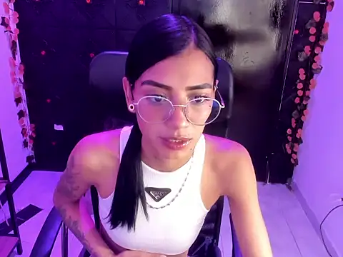 Snapshot of KarlaSlutSkinny__ chatting on February 17, 9:21 pm KarlaSlutSkinny online show from February 17, 9:21 pm