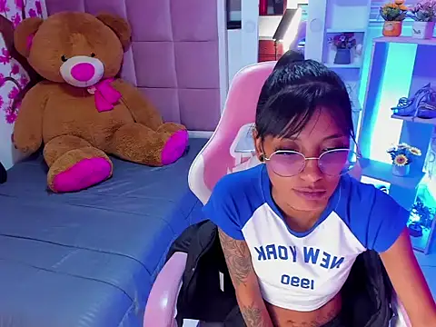 Snapshot of KarlaSlutSkinny__ chatting on March 6, 3:19 pm KarlaSlutSkinny online show from March 6, 3:19 pm