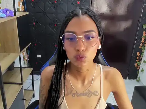 KarlaSlutSkinny   online show from May 6, 2:51 am
