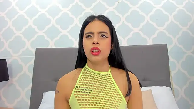 laura maite  online show from February 7, 12:09 pm