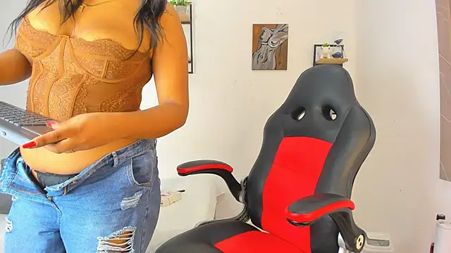 daniella molina1 online show from October 11, 8:29 pm