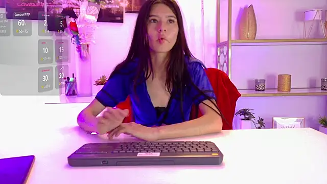 SweetRenata  online show from May 11, 1:06 pm