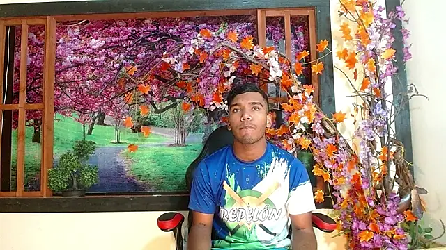 Snapshot of Yeinner_ chatting on October 8, 7:22 pm Yeinner online show from October 8, 7:22 pm