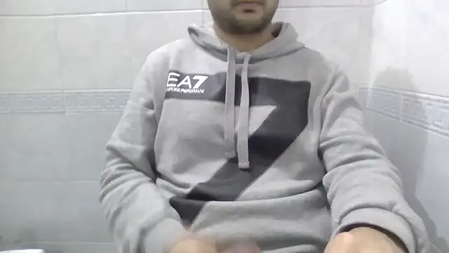 Snapshot of sci69 chatting on April 5, 9:23 pm sci69 online show from April 5, 9:23 pm