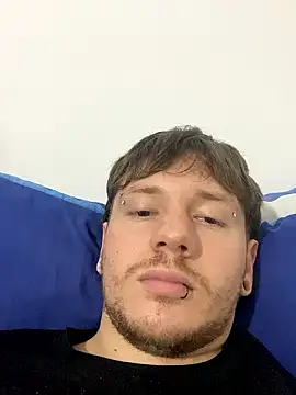 Snapshot of Skol_100802 chatting on January 13, 1:00 am Skol 100802 online show from January 13, 1:00 am