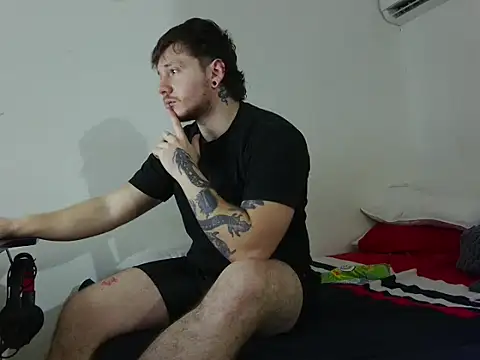 Snapshot of Skol_100802 chatting on January 17, 1:32 am Skol 100802 online show from January 17, 1:32 am