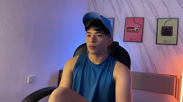 Snapshot of David_Nova chatting on December 4, 12:58 pm David Nova online show from December 4, 12:58 pm