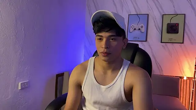 Snapshot of David_Nova chatting on February 14, 2:25 pm David Nova online show from February 14, 2:25 pm