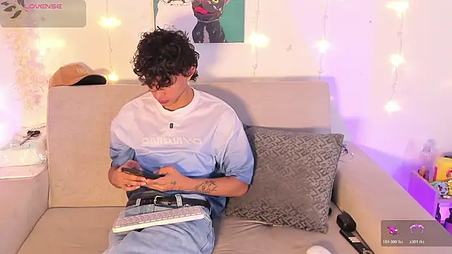 lua boy online show from March 7, 5:54 pm