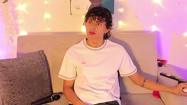 lua boy online show from March 26, 4:07 am