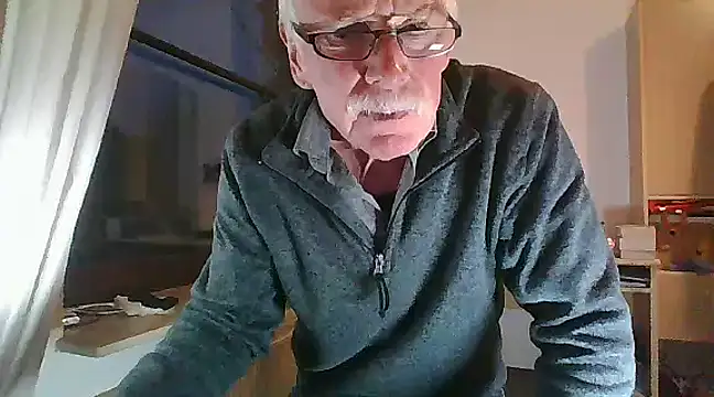 super-snoopy online show from January 20, 4:01 pm