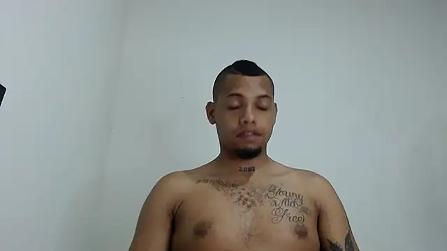 Snapshot of drako_monster chatting on January 16, 8:18 am drako monster online show from January 16, 8:18 am