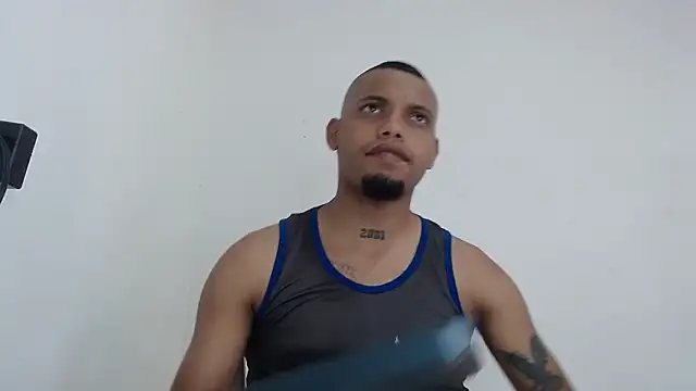 Snapshot of drako_monster chatting on February 6, 6:55 pm drako monster online show from February 6, 6:55 pm