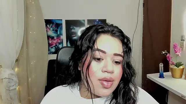 oliviia cute online show from November 21, 5:28 am