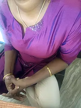 Snapshot of Tamilmallu-duskygirl03 chatting on November 4, 6:45 am Tamilmallu-duskygirl03 online show from November 4, 6:45 am