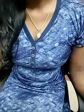 Snapshot of Tamilmallu-duskygirl03 chatting on January 31, 7:11 pm Tamilmallu-duskygirl03 online show from January 31, 7:11 pm