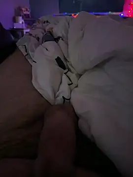 Snapshot of Beastyfuck chatting on December 18, 9:04 am Beastyfuck online show from December 18, 9:04 am