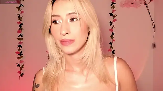 Ashleyroys 111 online show from May 6, 9:20 pm