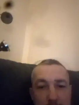 Snapshot of Nyctalopie8579 chatting on February 16, 5:20 pm Nyctalopie8579 online show from February 16, 5:20 pm