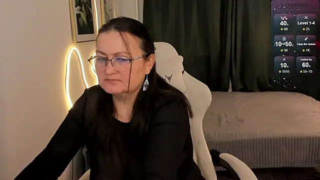 hottyannaa online show from February 12, 3:01 am