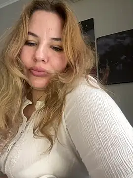 Snapshot of Passion-Blondy chatting on June 24, 9:52 am Passion-Blondy online show from June 24, 9:52 am
