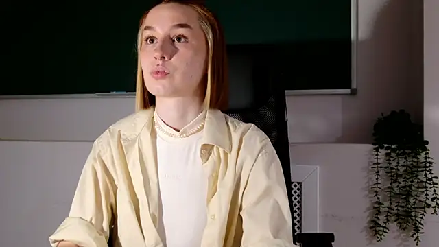 ClaireMathis online show from May 14, 2:57 pm